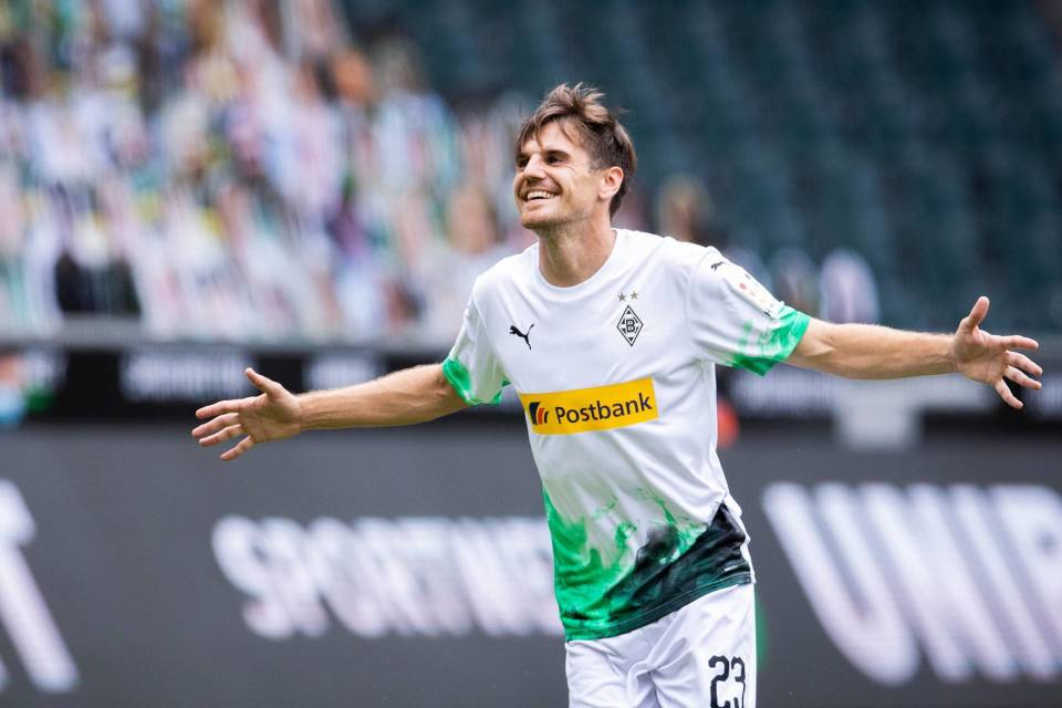 社区盾关键时刻再迎强敌，门兴格拉德巴赫回应争议，主帅态度：话题不断，更衣室氛围转暖的简单介绍-九游登录页面